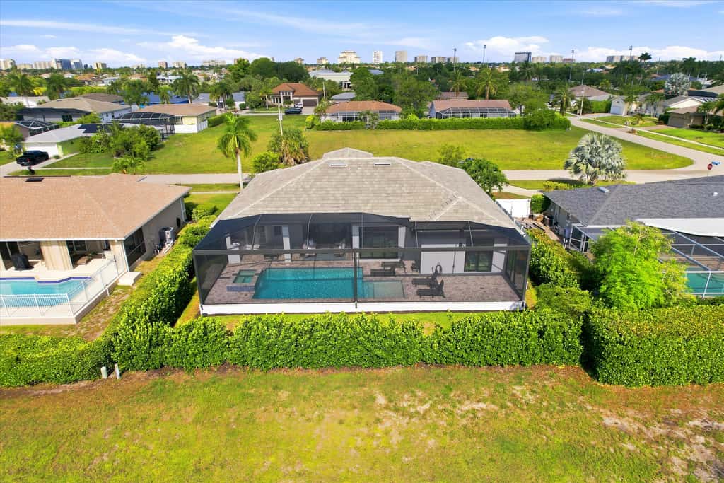 Gorgeous 3 Bedroom Marco Island Home with Private Pool and Outdoor Kitchen
