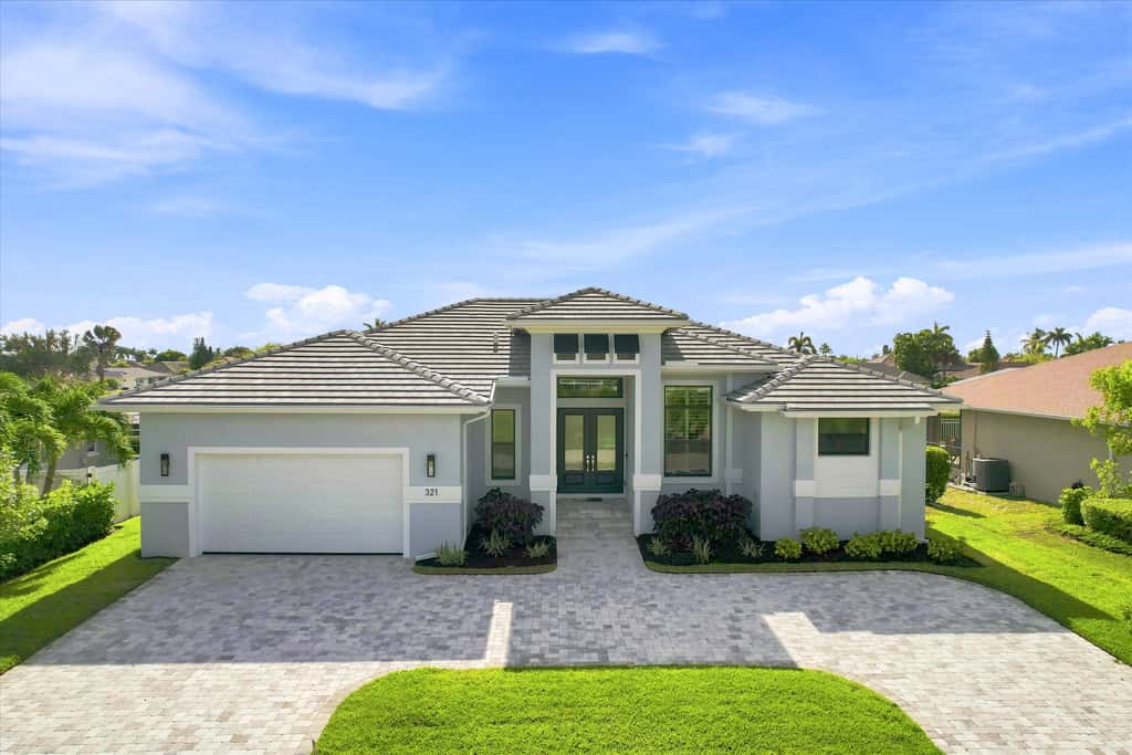 Gorgeous 3 Bedroom Marco Island Home with Private Pool and Outdoor Kitchen