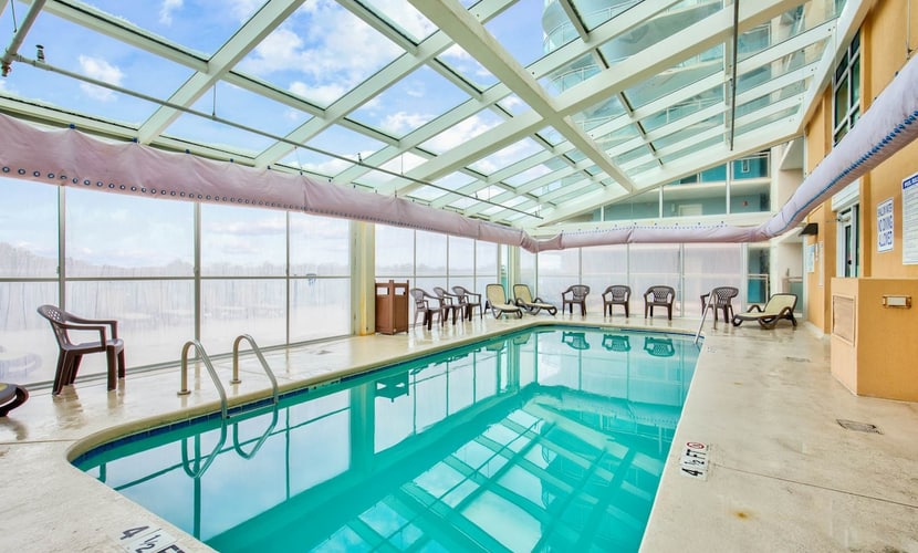 9th floor ocean view condo w/ central AC, WiFi, balcony, shared pool/hot tub