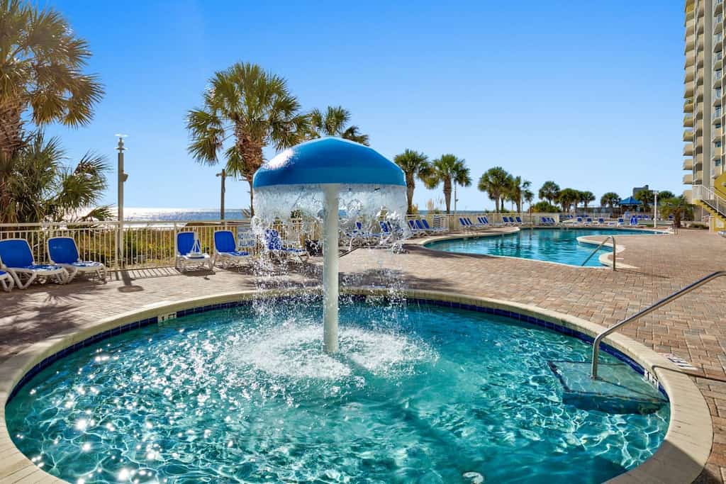 9th floor oceanfront condo w/ free WiFi, balcony, central AC, shared hot tub