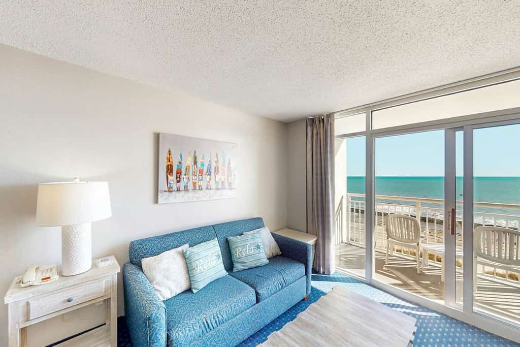 Fifth-floor oceanfront condo w/balcony, shared hot tub, & free WiFi