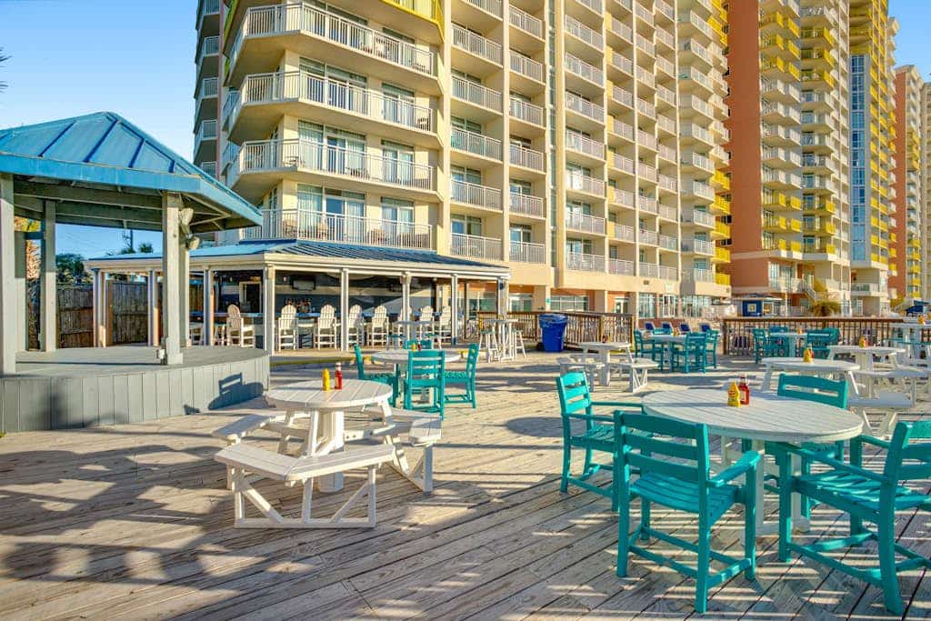 14th floor oceanfront condo w/ pool & hot tub access, central AC, & private W/D