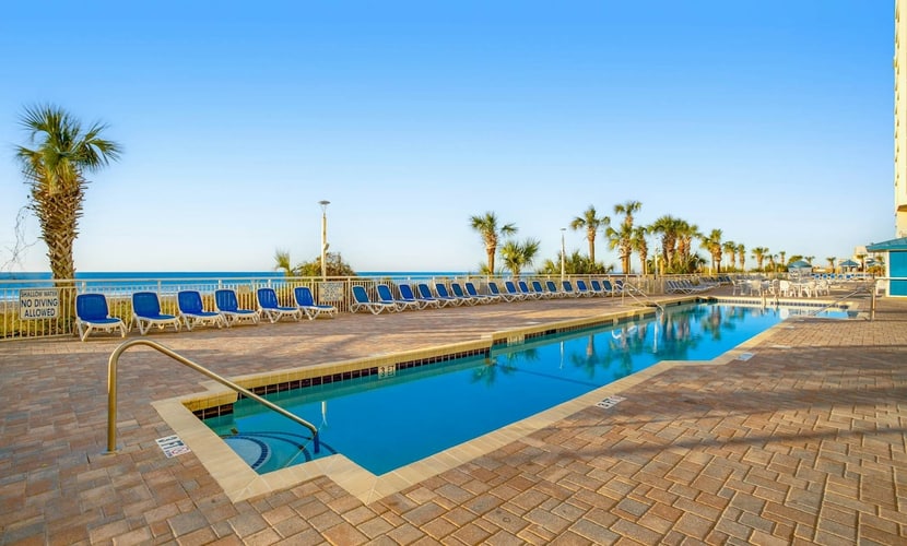 17th-floor oceanfront condo with sunrise-view balcony, pools, hot tub, gym