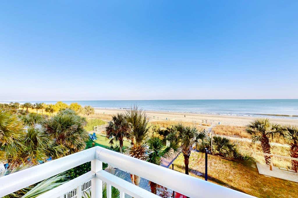 3rd-floor oceanfront condo with great beach views, hot tubs, pools & lazy river