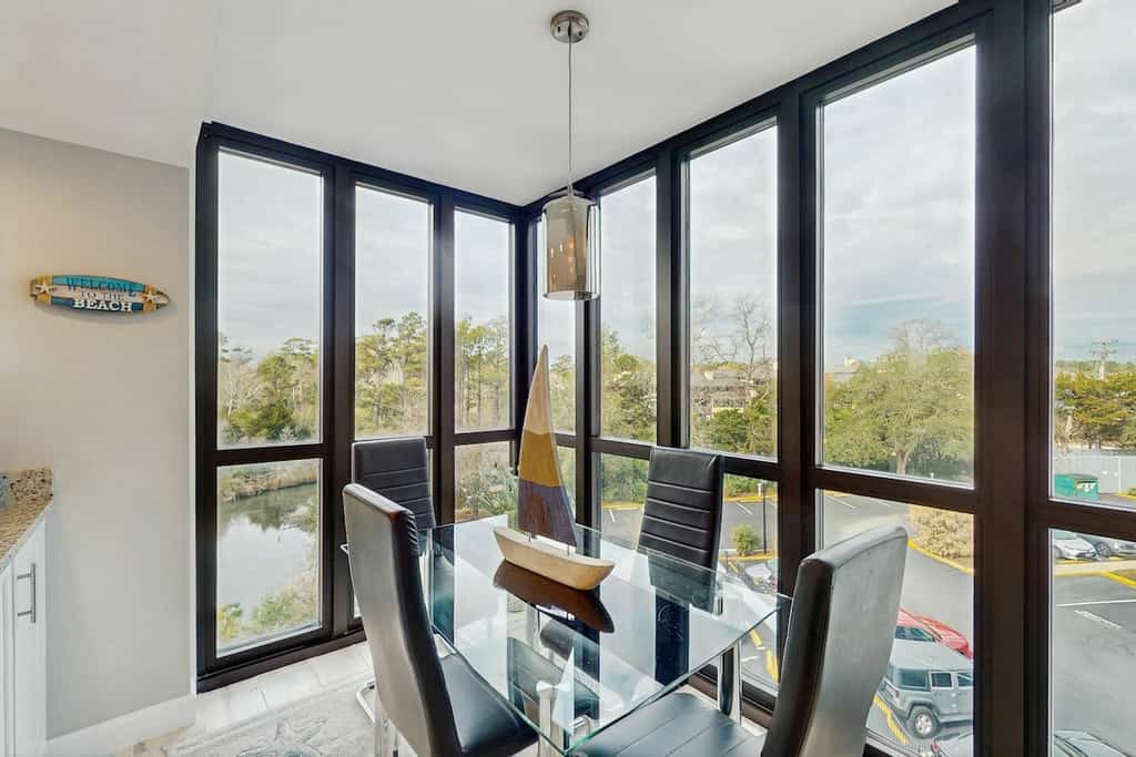 Pristine All-Suite Sea Mark Getaway with Balcony, Pool, Hot Tub & Inlet Views