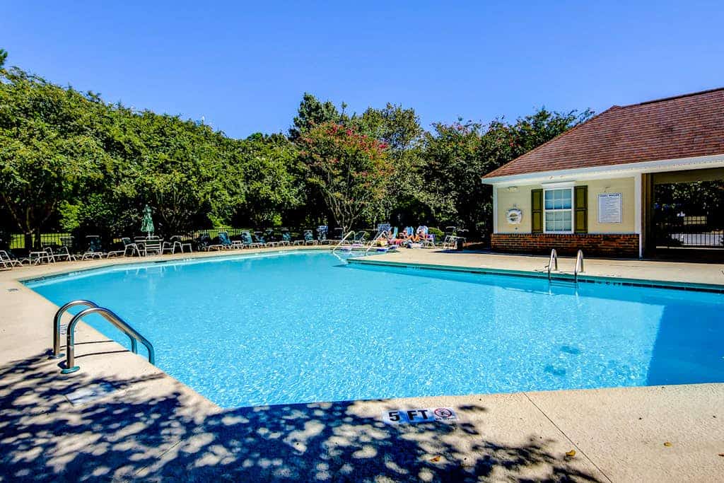 Barefoot Memories | Condo in Barefoot Landing with pool access and balcony