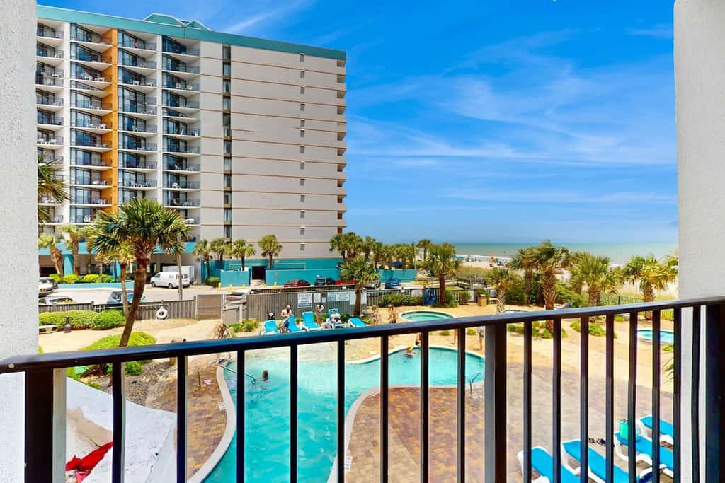 Oceanfront escape with views, pools, hot tubs, balcony & easy beach access