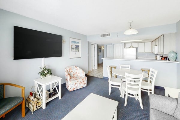 8th-Floor Oceanfront Condo w/Private Balcony, Shared Pools, Hot Tub, & Fast WiFi