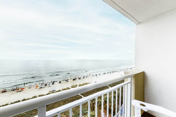 8th-Floor Oceanfront Condo w/Private Balcony, Shared Pools, Hot Tub, & Fast WiFi