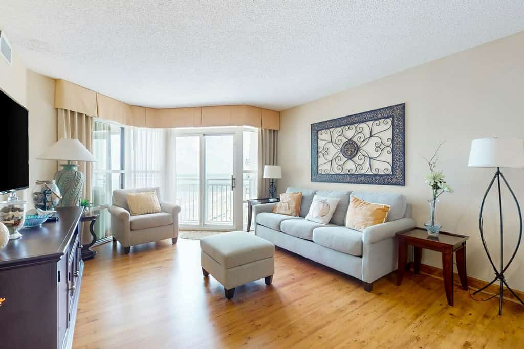 Beautiful beachfront condo with pool, hot tub, beach access, & washer/dryer