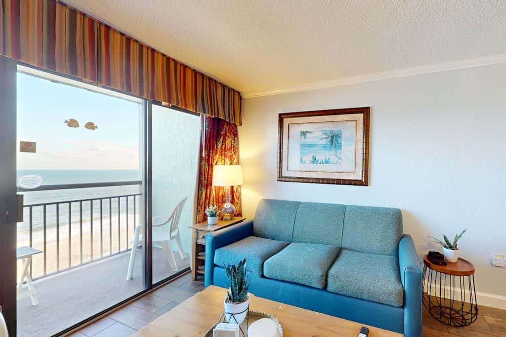 Monterey Bay 823