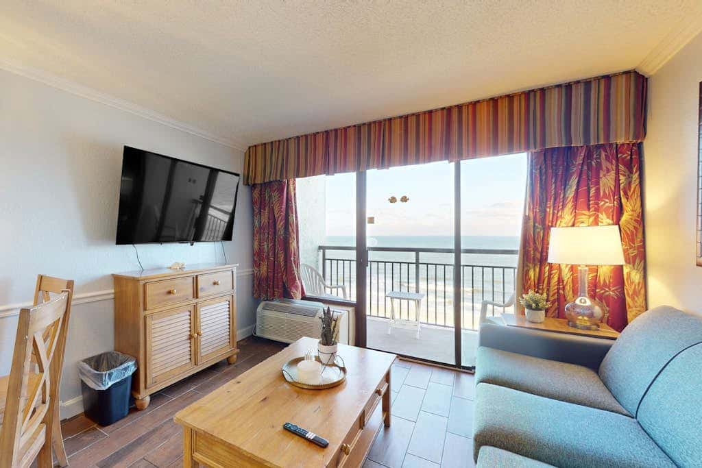 Monterey Bay 823
