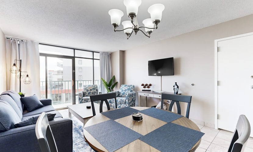 Oceanfront condo with amazing pools, hot tub, lazy river, & fitness room