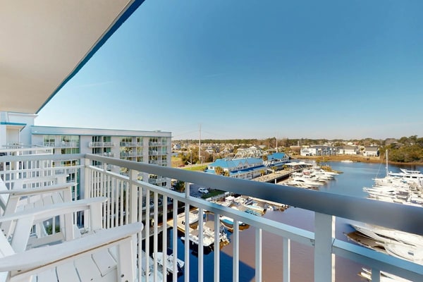 6th floor water view condo w/private balcony, pool, hot tub, close to beach