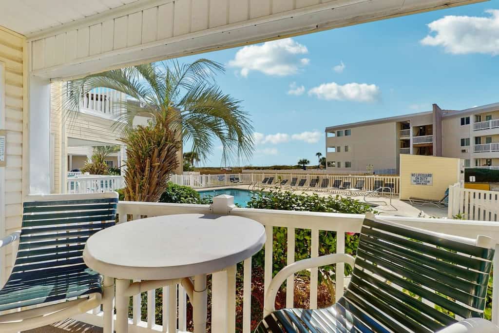 Oceanview condo with pool, private balcony, beach access & close to golf
