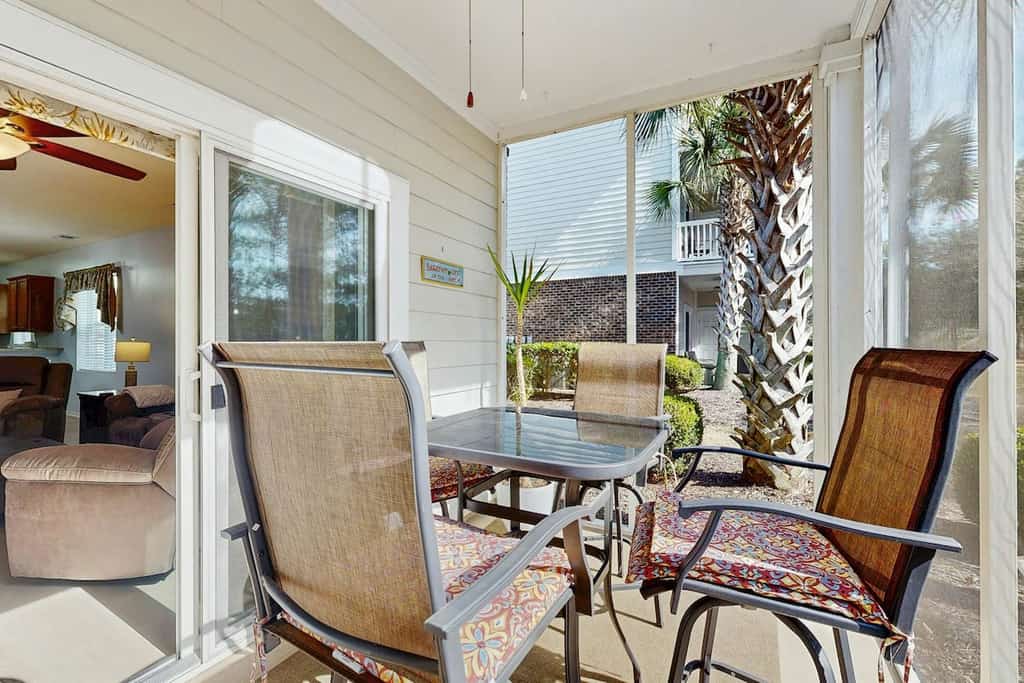 Lakeview condo with private patio, pool, close to beach & golf