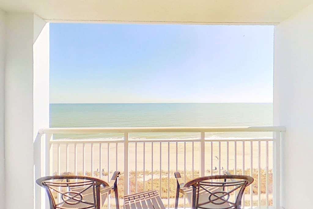 10th-floor oceanfront condo with great beach views, hot tubs, pools, lazy river