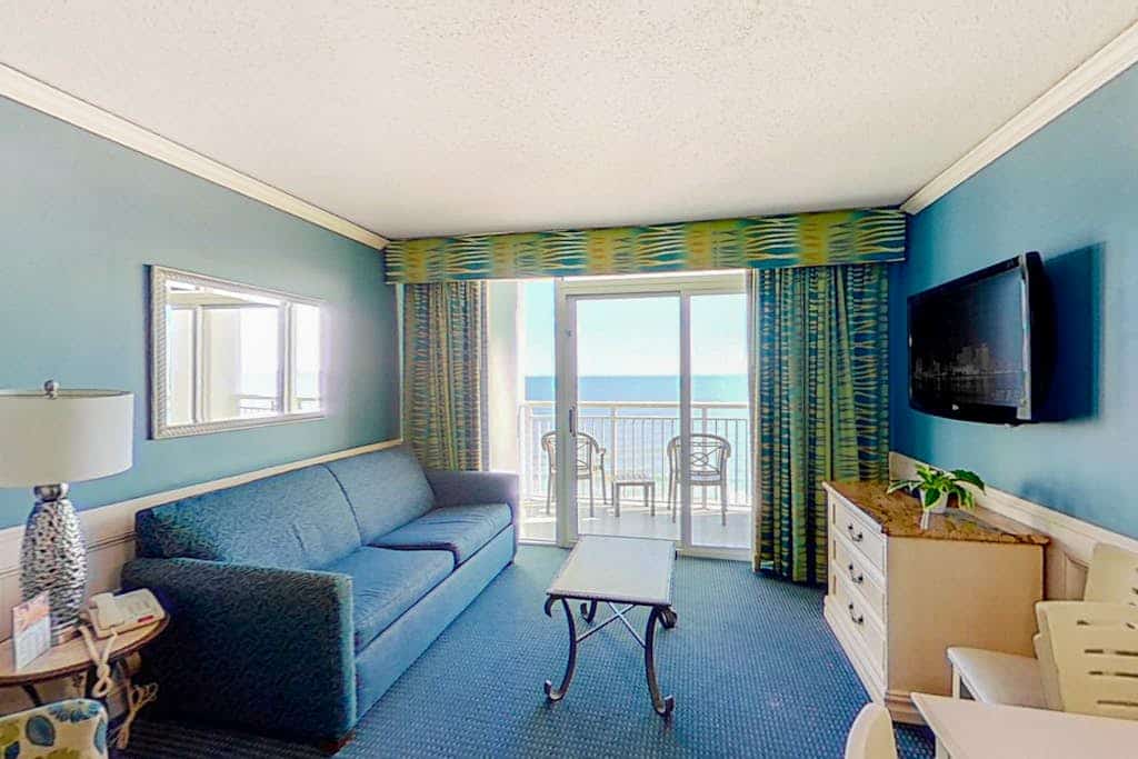 10th-floor oceanfront condo with great beach views, hot tubs, pools, lazy river