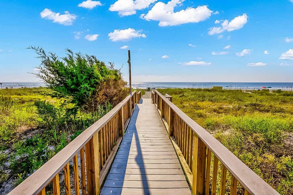 Carolina Dunes 102 | Condo in Myrtle Beach 2BR ocean view condo with pool access