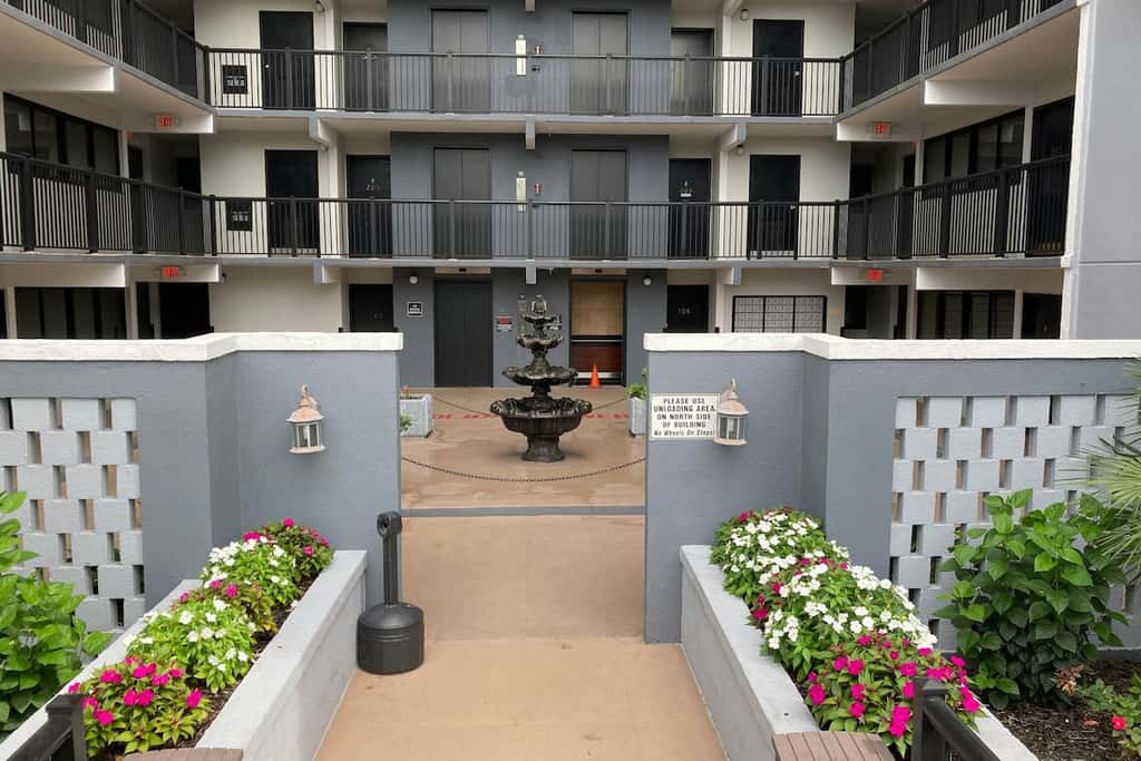 Holiday Towers 1001