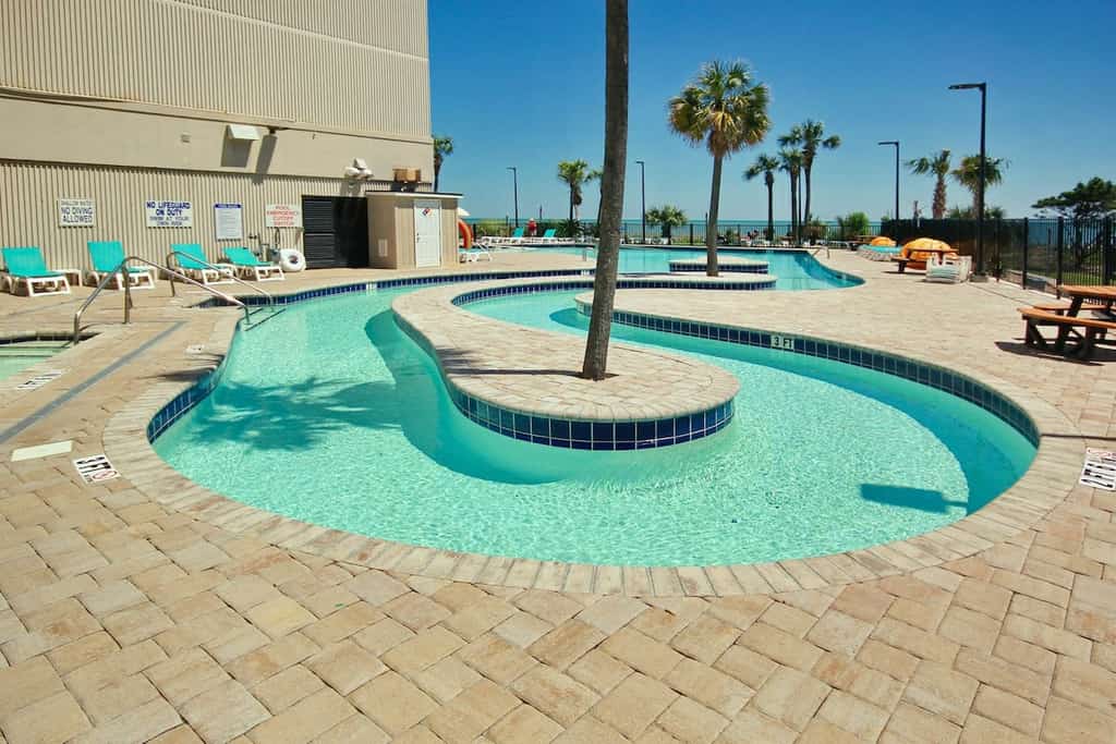 Oceanview condo with pool, private balcony & beach access