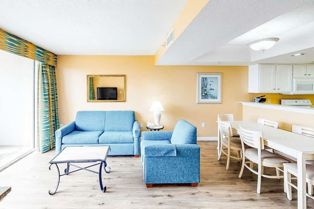 Welcoming 2nd-floor oceanfront condo with beach views, hot tubs, pools & gym