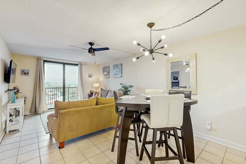 Holiday Towers 1108