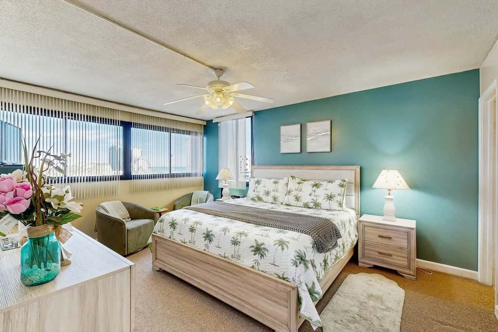 Holiday Towers 607