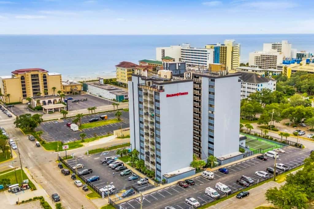 Holiday Towers 607