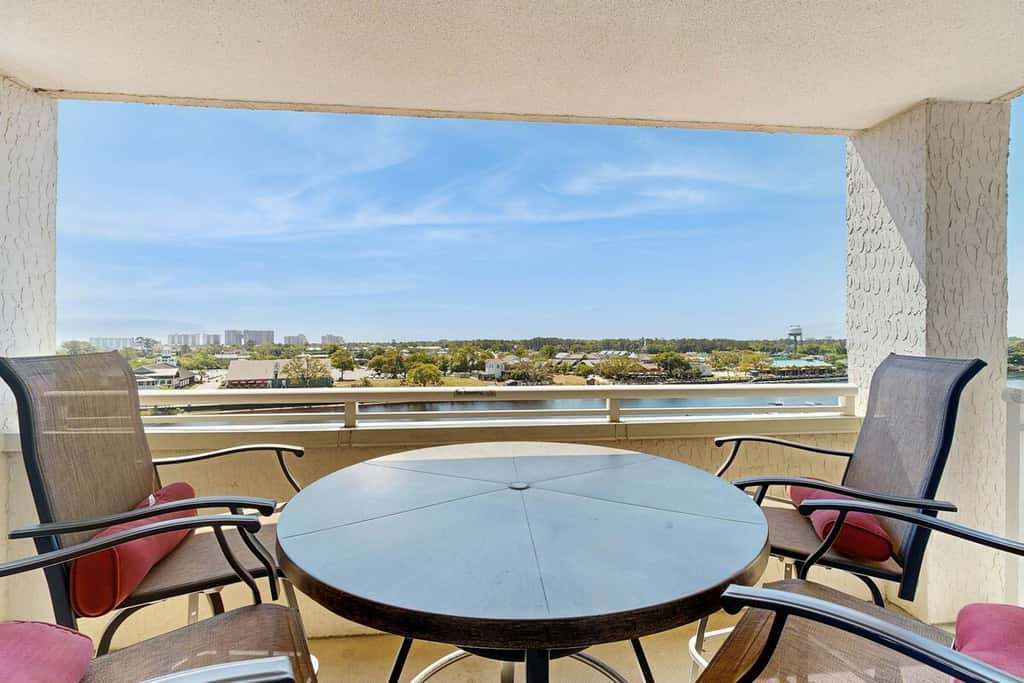 Yacht Club Villas 2-702