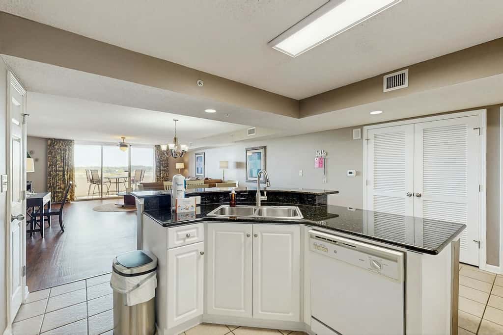Yacht Club Villas 2-702