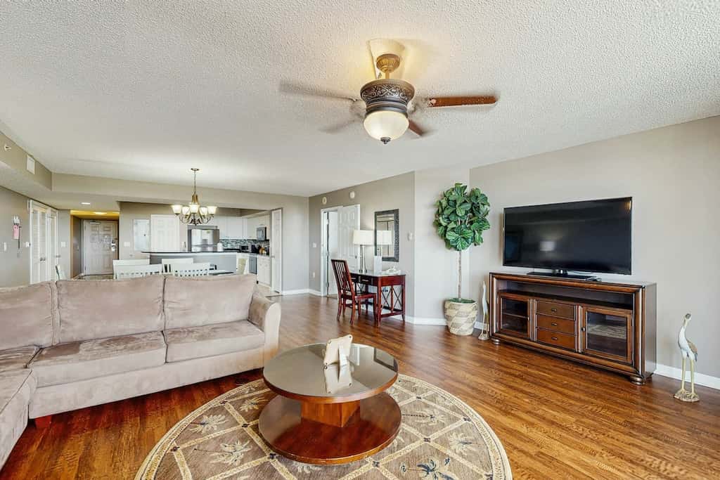Yacht Club Villas 2-702