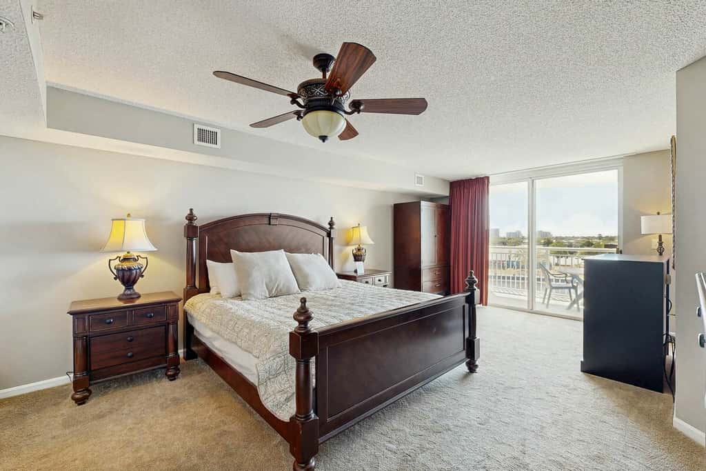 Yacht Club Villas 2-702