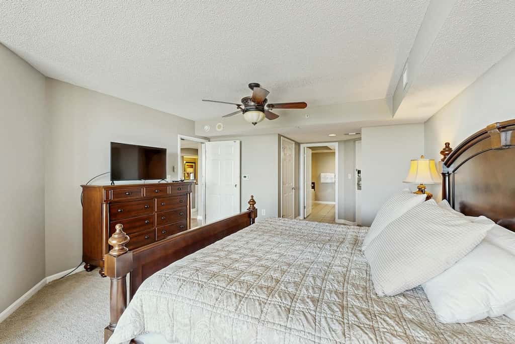 Yacht Club Villas 2-702