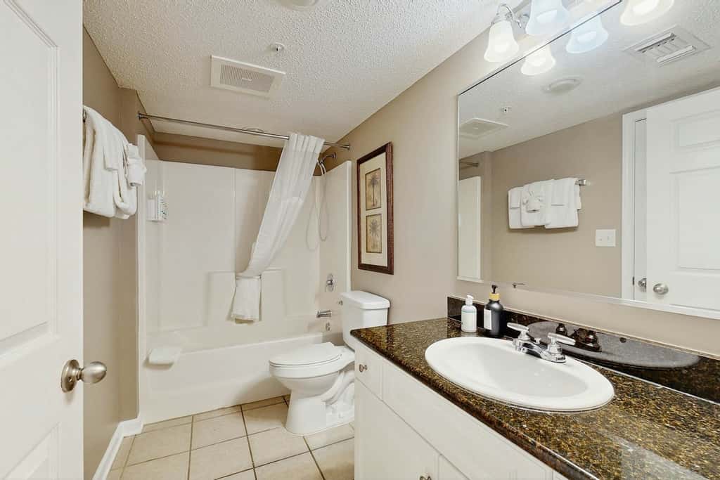 Yacht Club Villas 2-702