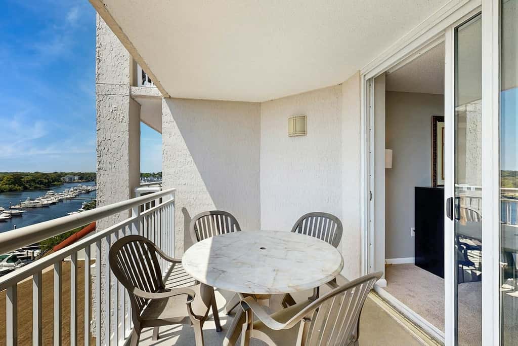 Yacht Club Villas 2-702