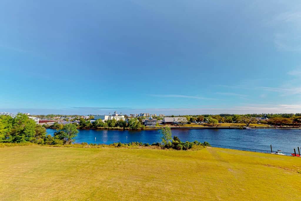 Yacht Club Villas 2-702
