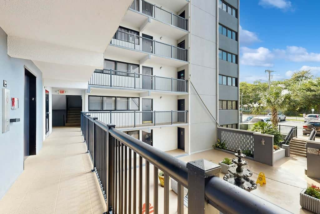 Holiday Towers 205