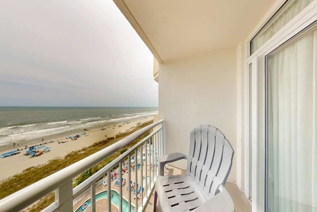 Oceanfront Condo W/ Private Balcony, Shared Pools/Hot Tubs, Beach Access & WiFi