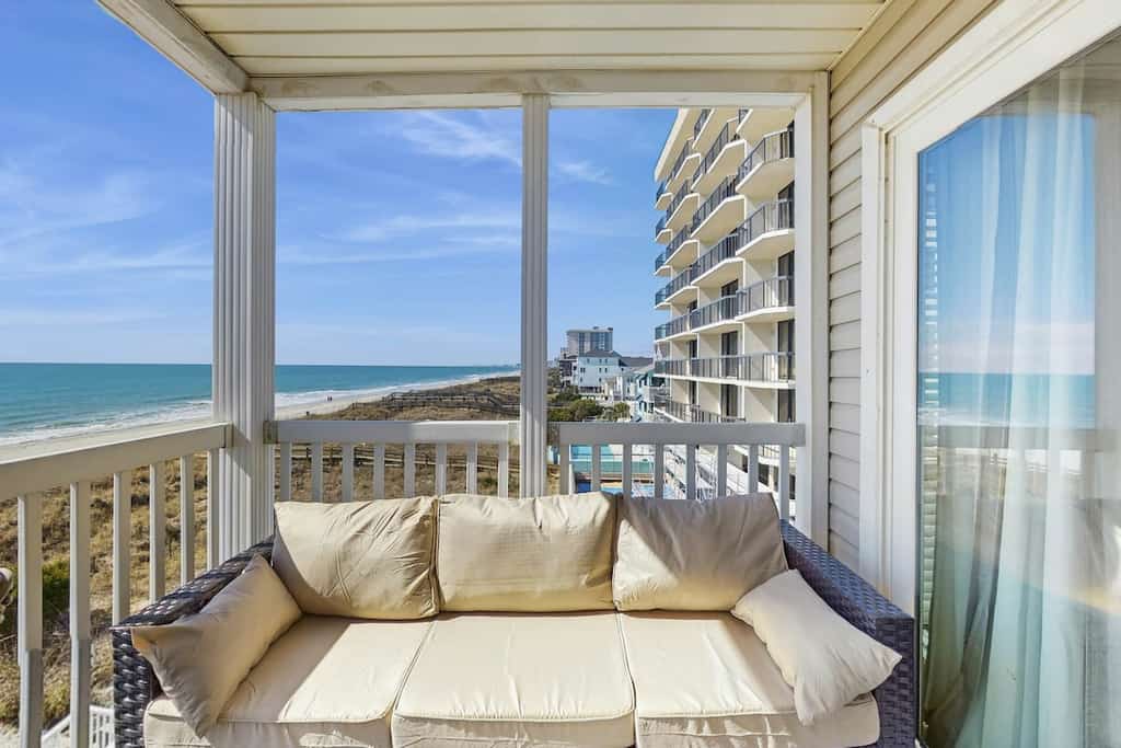 3rd floor oceanfront condo w/private balcony, pool & beach access - no elevator