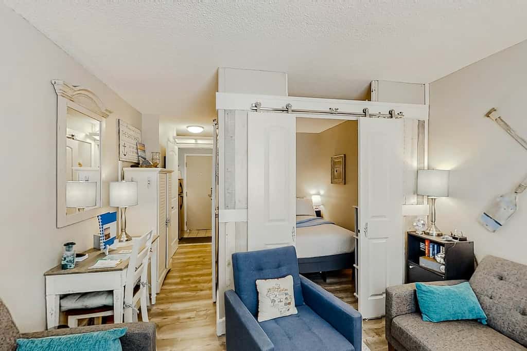The Sand Shack - Litchfield Inn 251