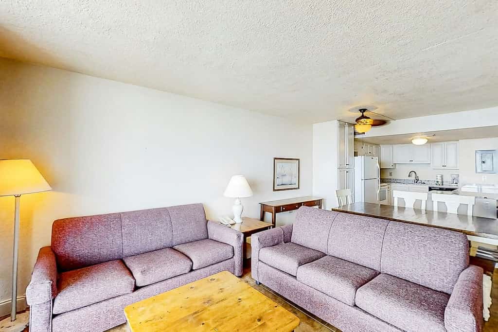 Oceanfront condo with amazing views, beach access, pool, hot tub, & balcony