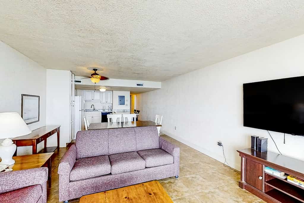 Oceanfront condo with amazing views, beach access, pool, hot tub, & balcony