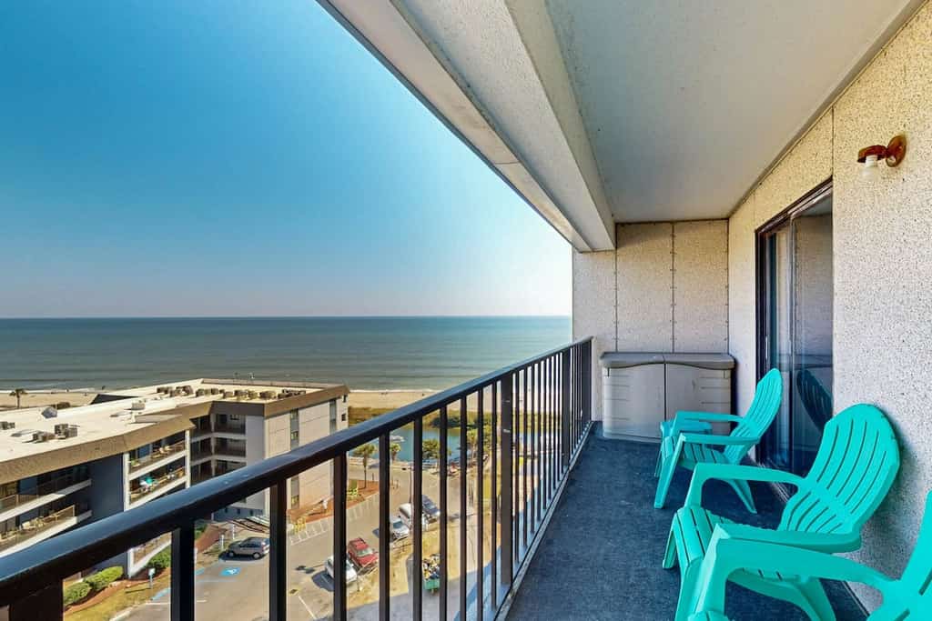 Renaissance Tower 915