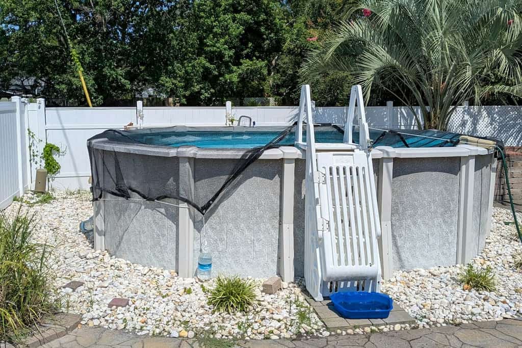Spacious house with private pool, arcade games, W/D & close to beach