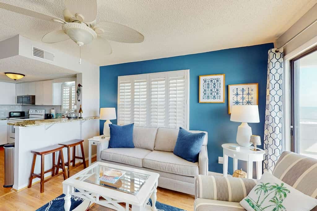 Sun-filled oceanfront getaway with pool, balcony, AC, & magnificent ocean views