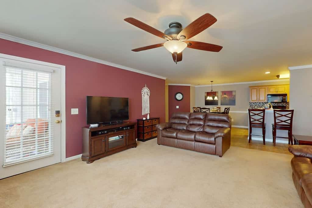 Spacious 3 bedroom condo with patio, W/D,  pool & close to beach