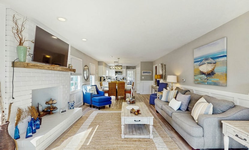 Waterfront home with dock, deck, firepit, grill, kitchen & wet bar