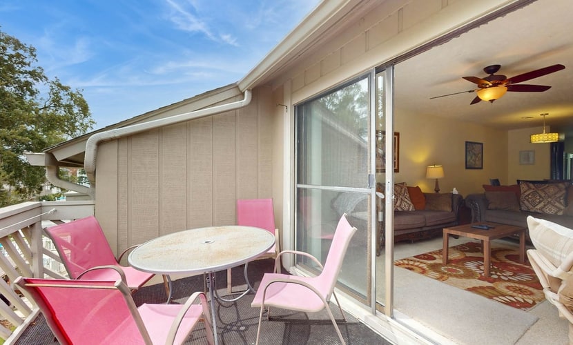 Coastal retreat with indoor/outdoor pools,hot tub and close to Ocean