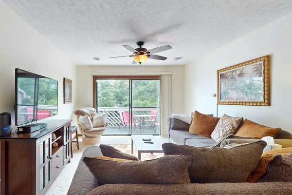 Coastal retreat with indoor/outdoor pools,hot tub and close to Ocean